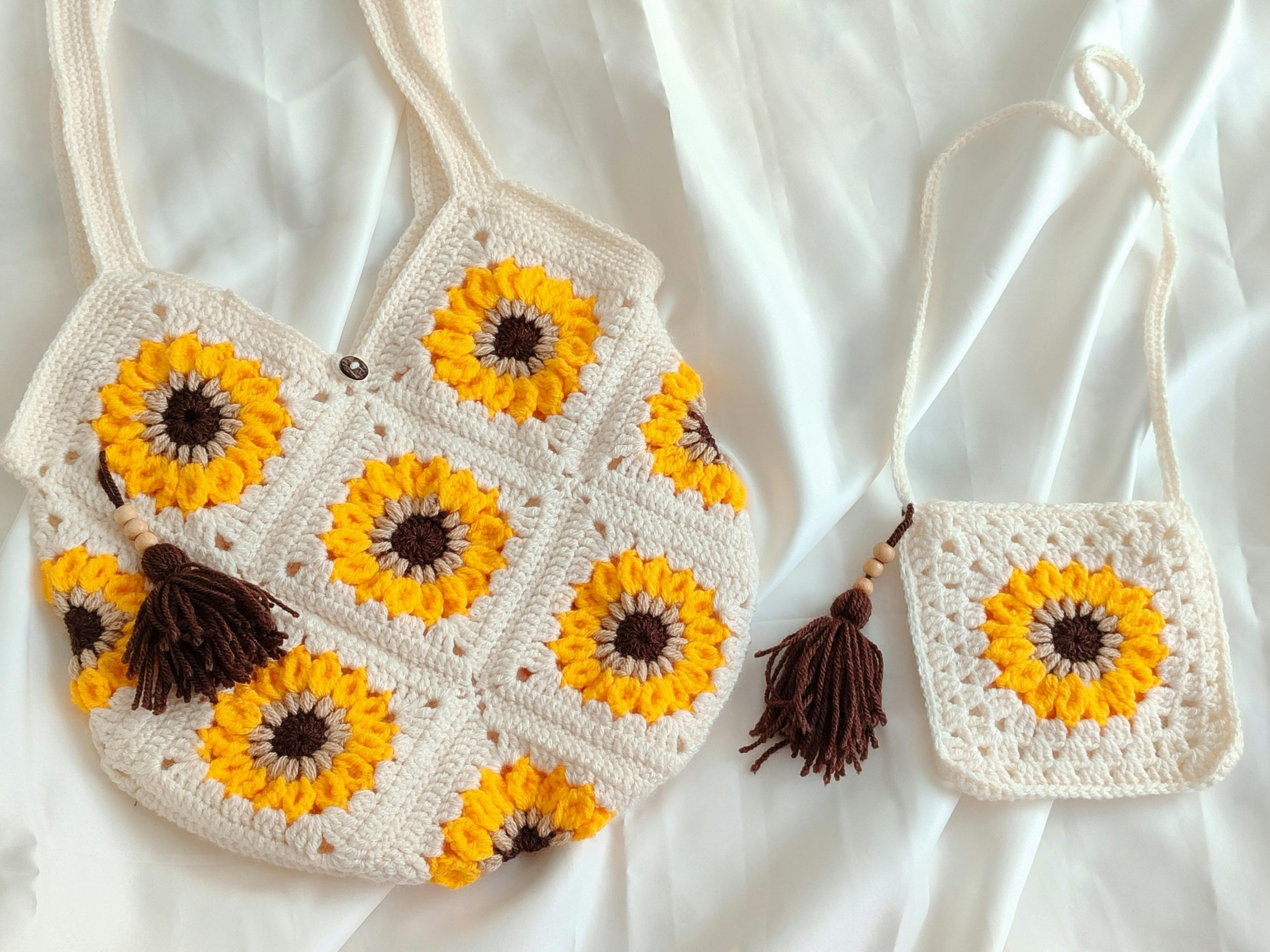 Handmade crochet purse and crochet wallet Pakistan